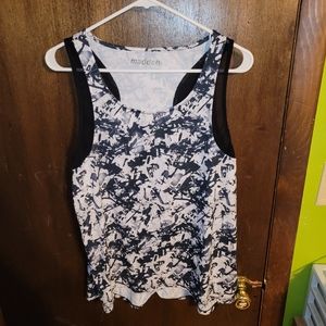 ❤️ EUC Women's size XL black grafitti print Madden NYC tank top